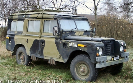 Landrover 109 S III Stationcar, 4 x 4, 24V, D (Front view, right side)