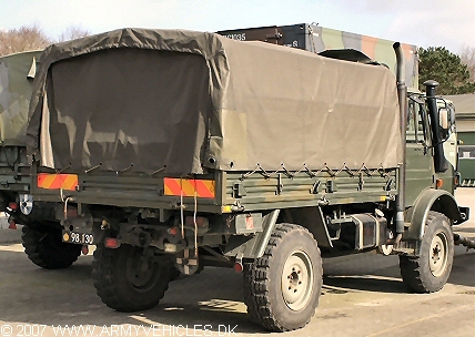 Unimog U 1300 L, 4 x 4, 24V, D (Rear view, right side)