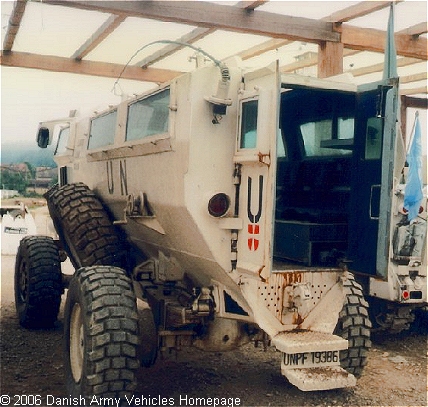 Wolf, 4 x 4, 24 V (Rear view, left side)