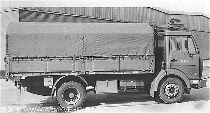 Mercedes 1213, 4 x 2, 24V, D (Side view, right side)